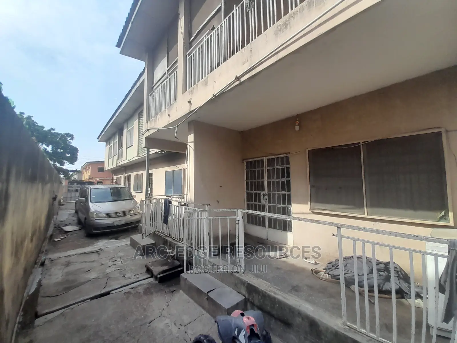 3bdrm Block of Flats in Ago Palace for sale