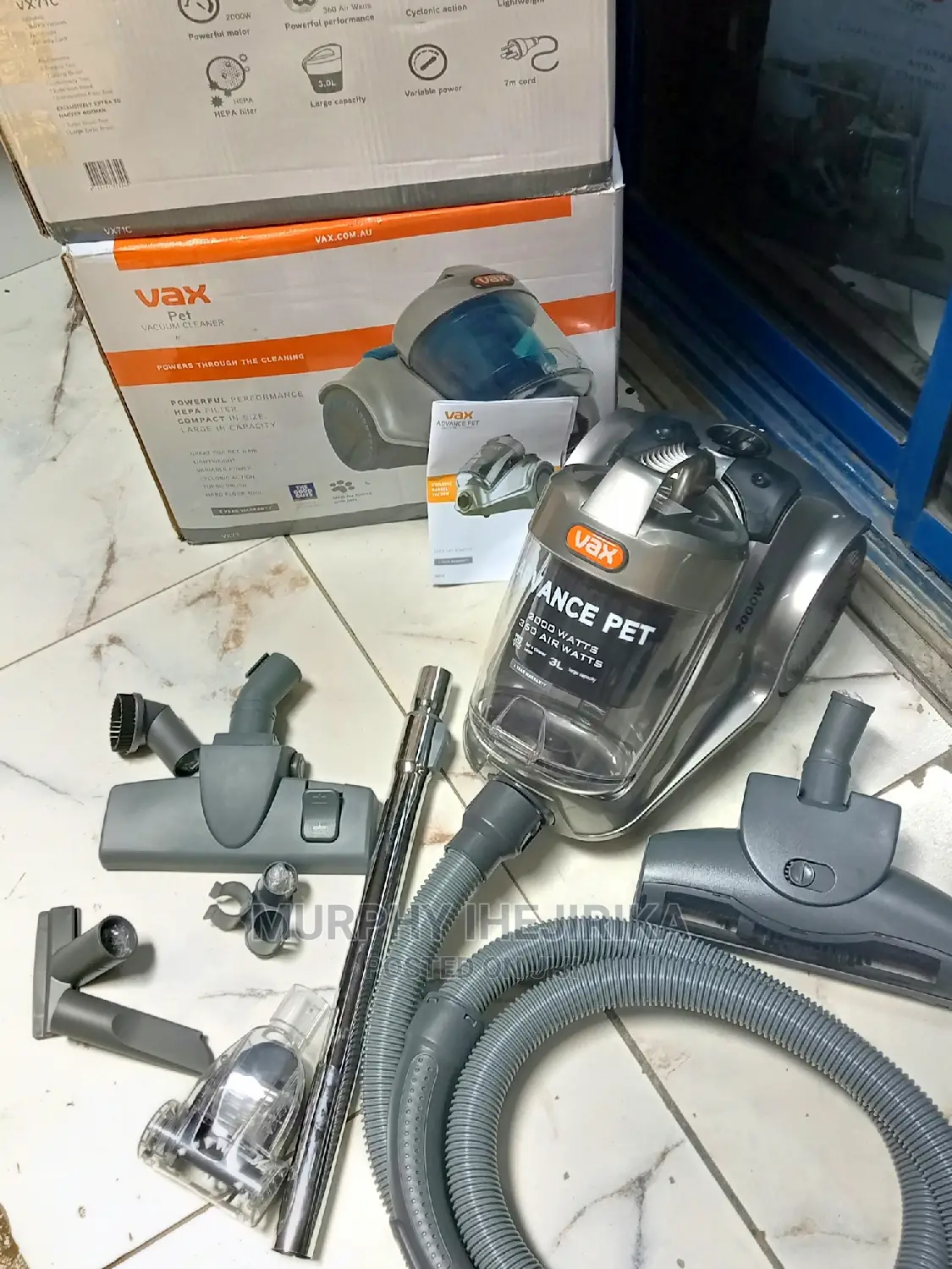 Vax Bagless Vacuum Cleaner 2000W