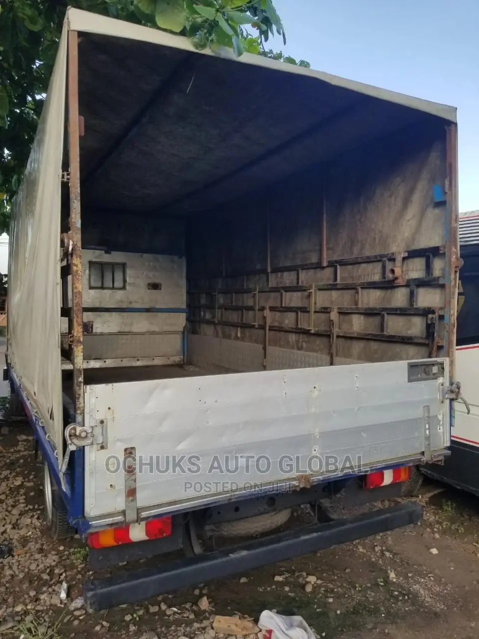 M/Benz Truck 608 With Tapoling Pick Up Van