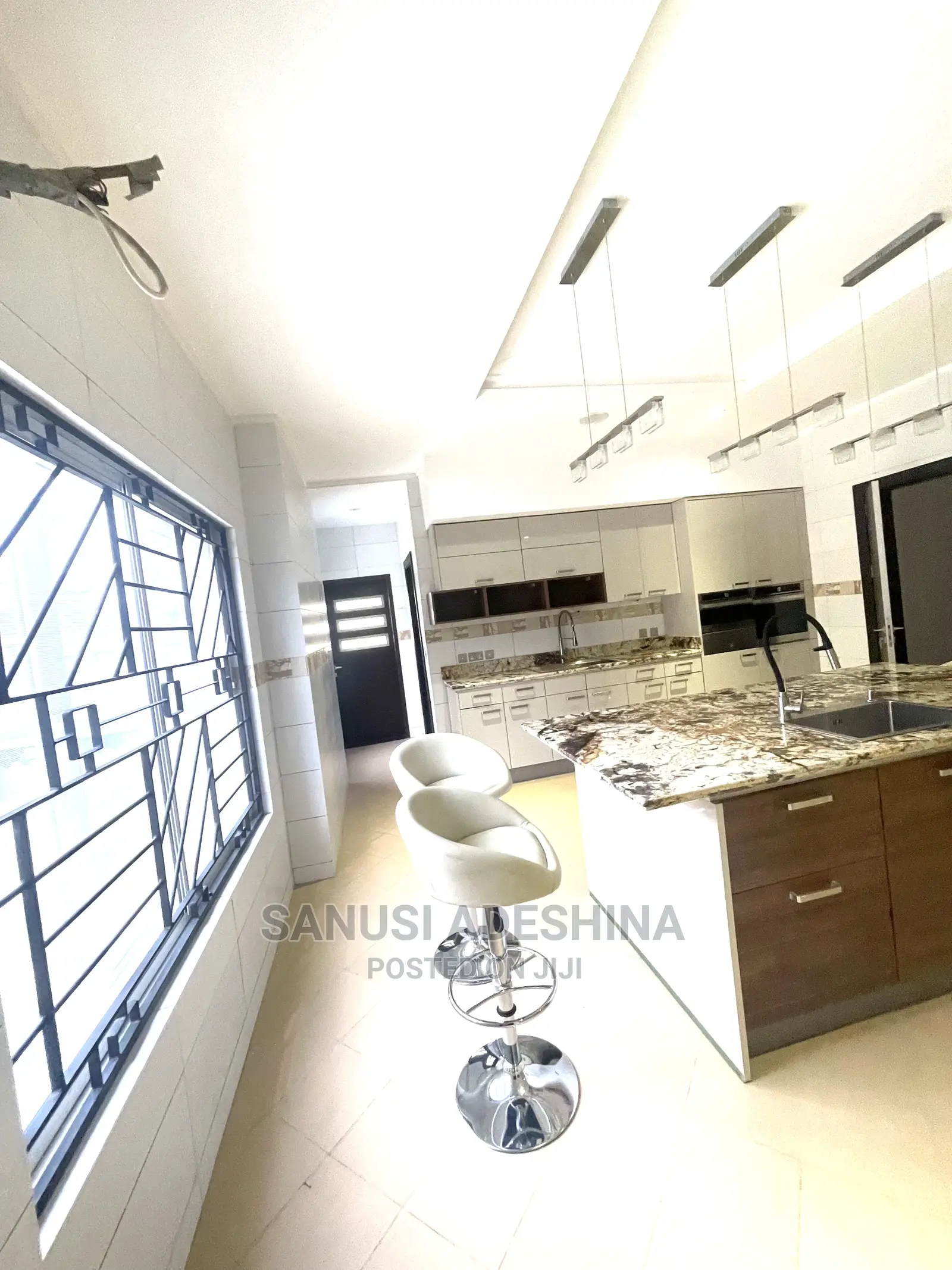 6bdrm House in Guzape Abuja for sale