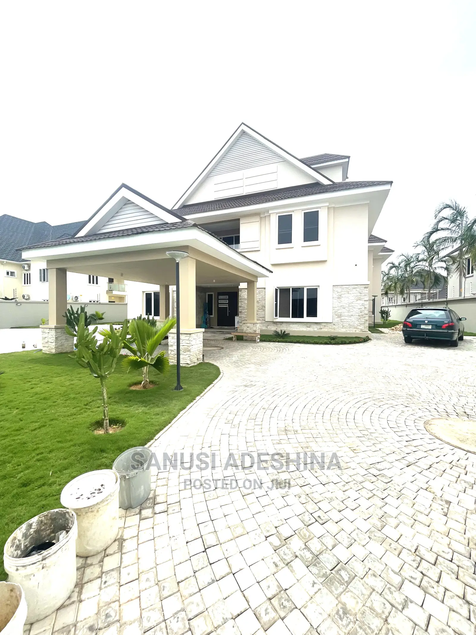 6bdrm House in Guzape Abuja for sale