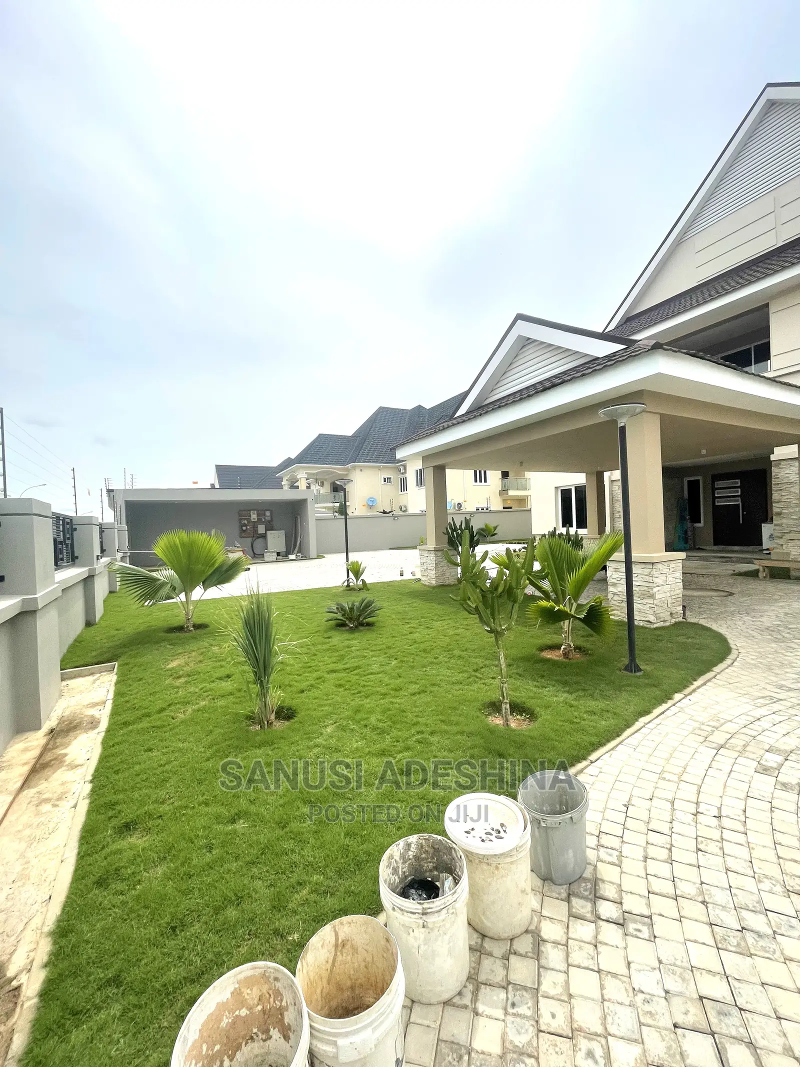 6bdrm House in Guzape Abuja for sale