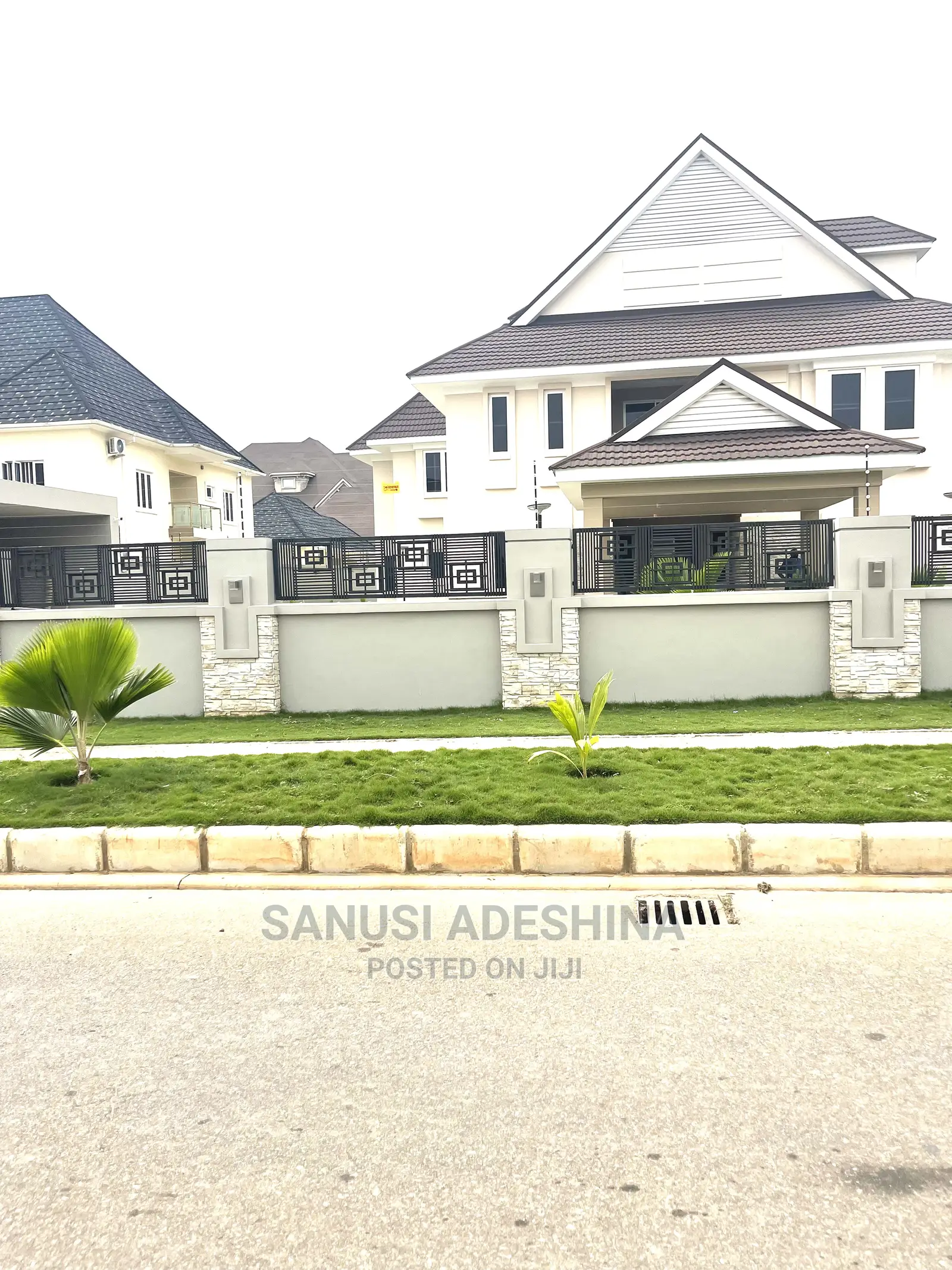 6bdrm House in Guzape Abuja for sale
