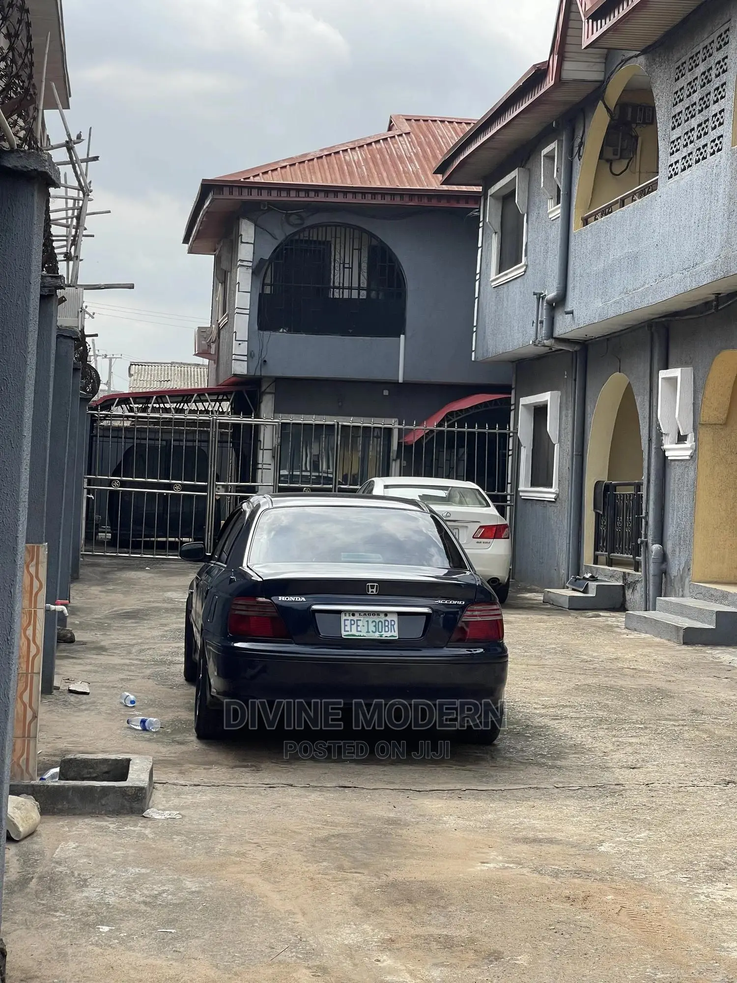 3bdrm Block of Flats in Moke Oyeladun, Abule Egba for sale