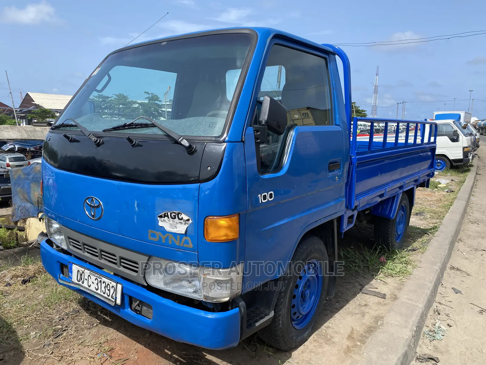 Toyota Dyna 100.