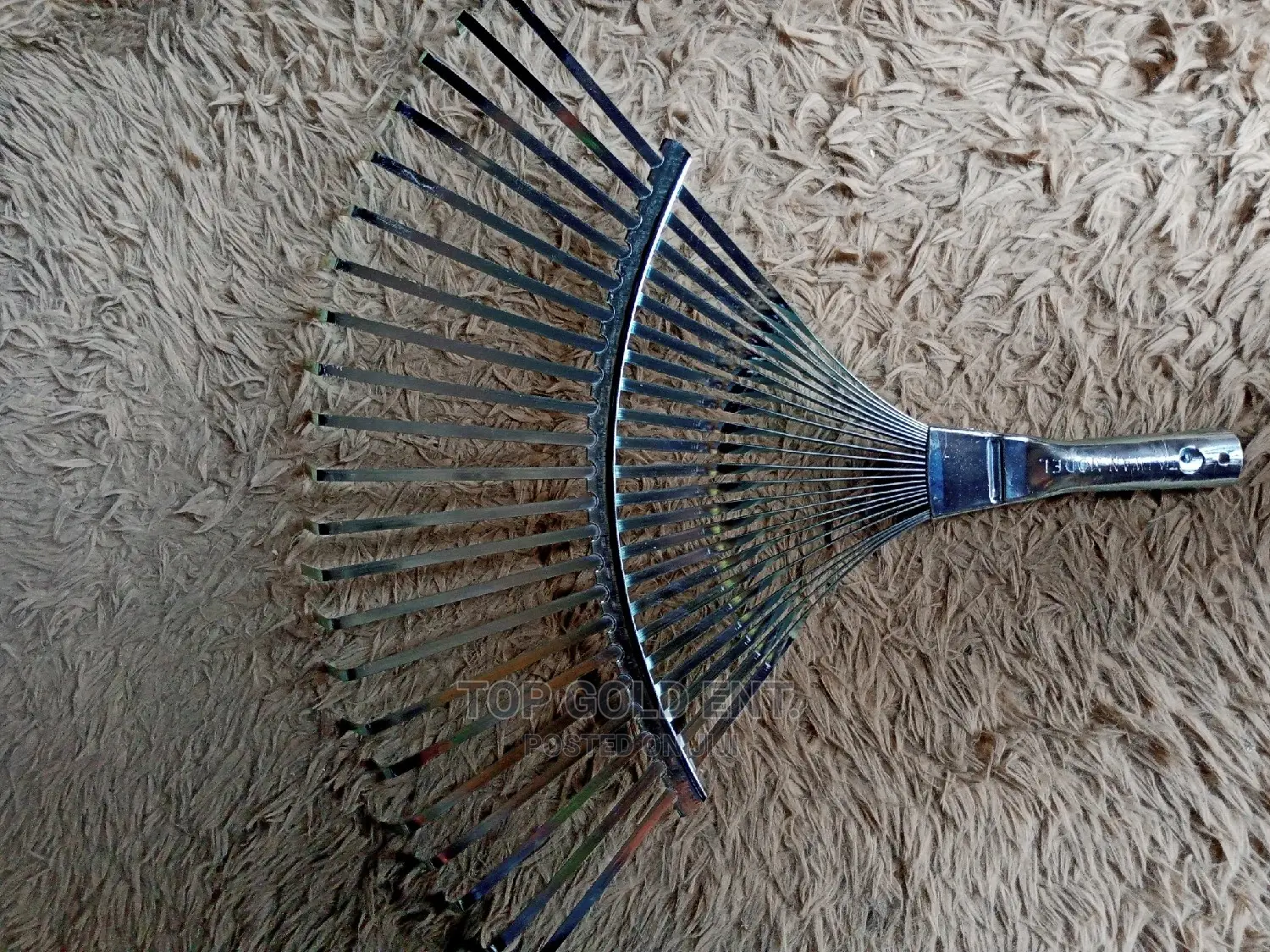 Sweeping Rake With Wooden Handle