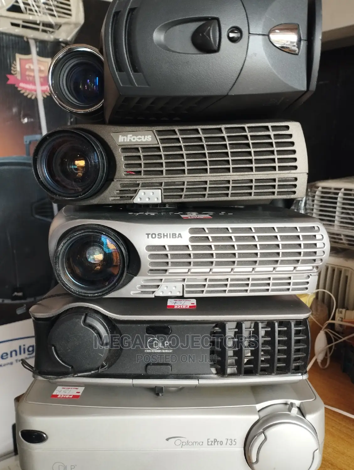 Handy Portable Mini Projector
