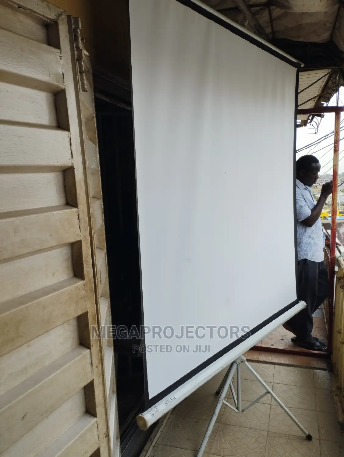 Cheap Projector and Screen for Sale