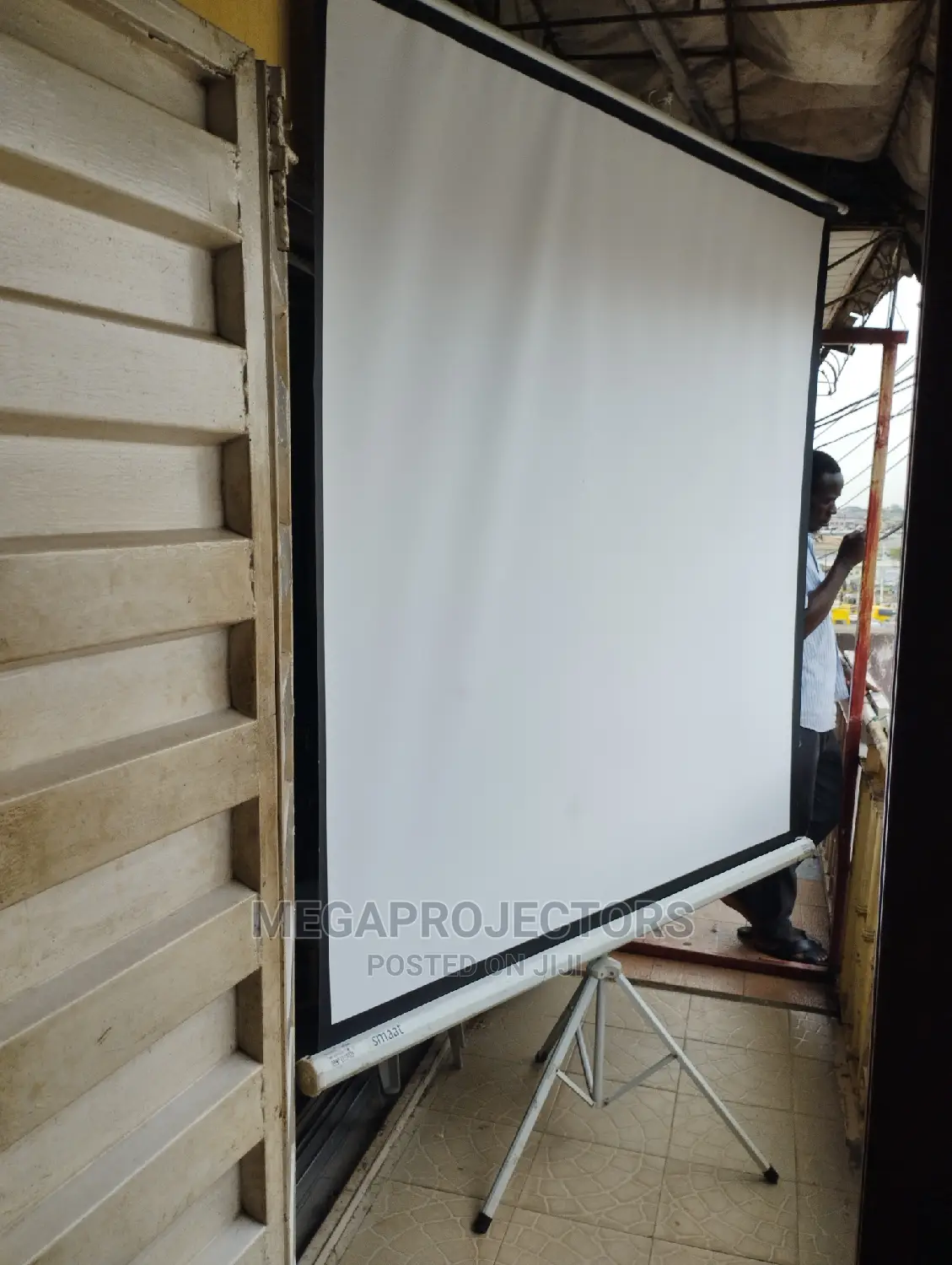 Cheap Projector and Screen for Sale