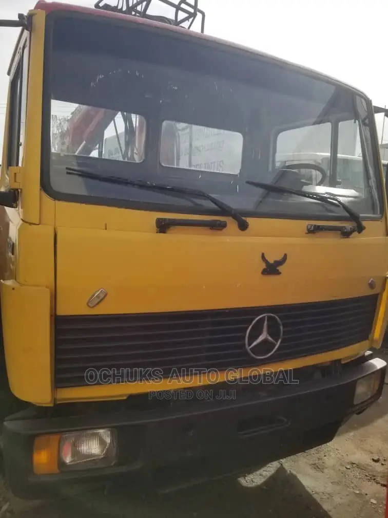 M/Benz Truck With Hiyabu 8tons 1120 Model