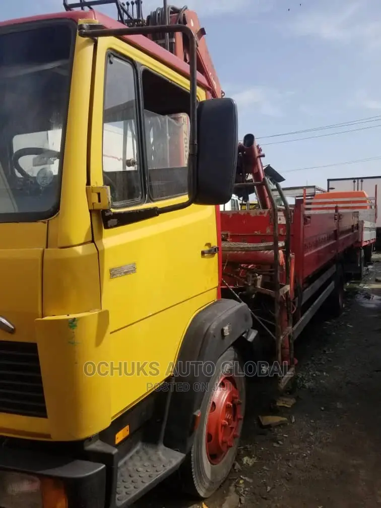 M/Benz Truck With Hiyabu 8tons 1120 Model