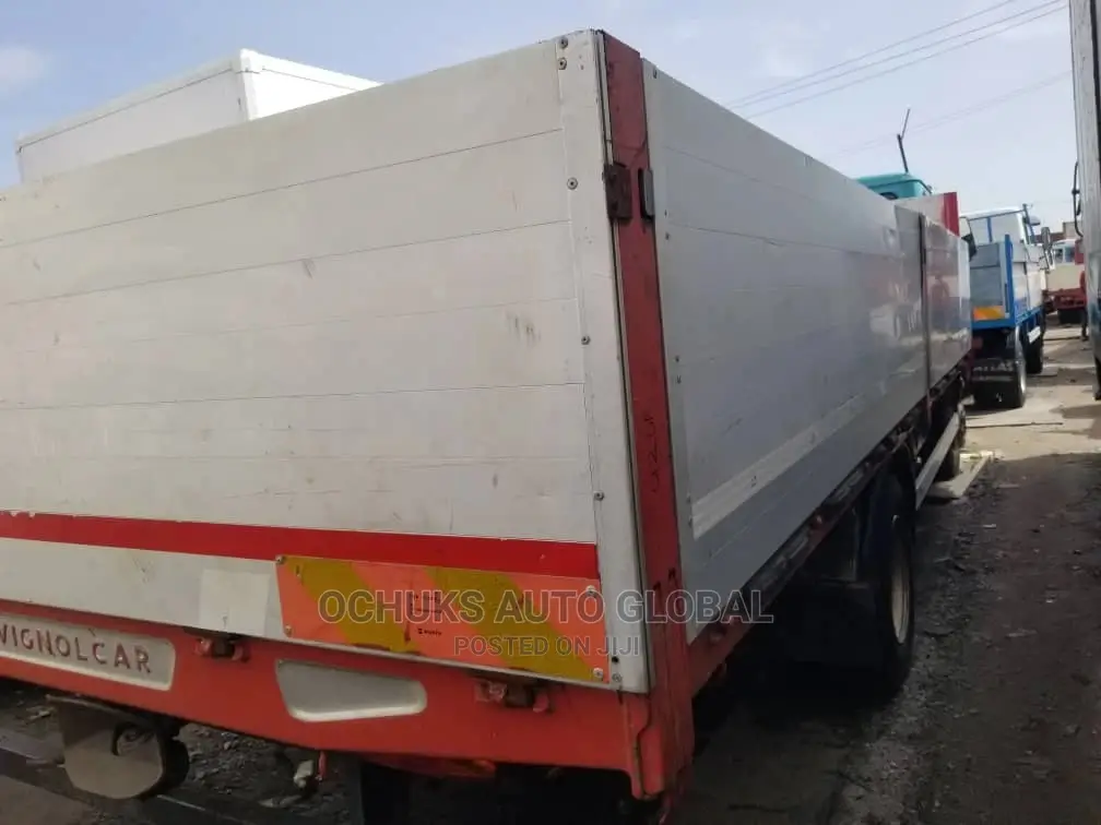 M/Benz Truck Pick Up Van High Bucket 1117 Model