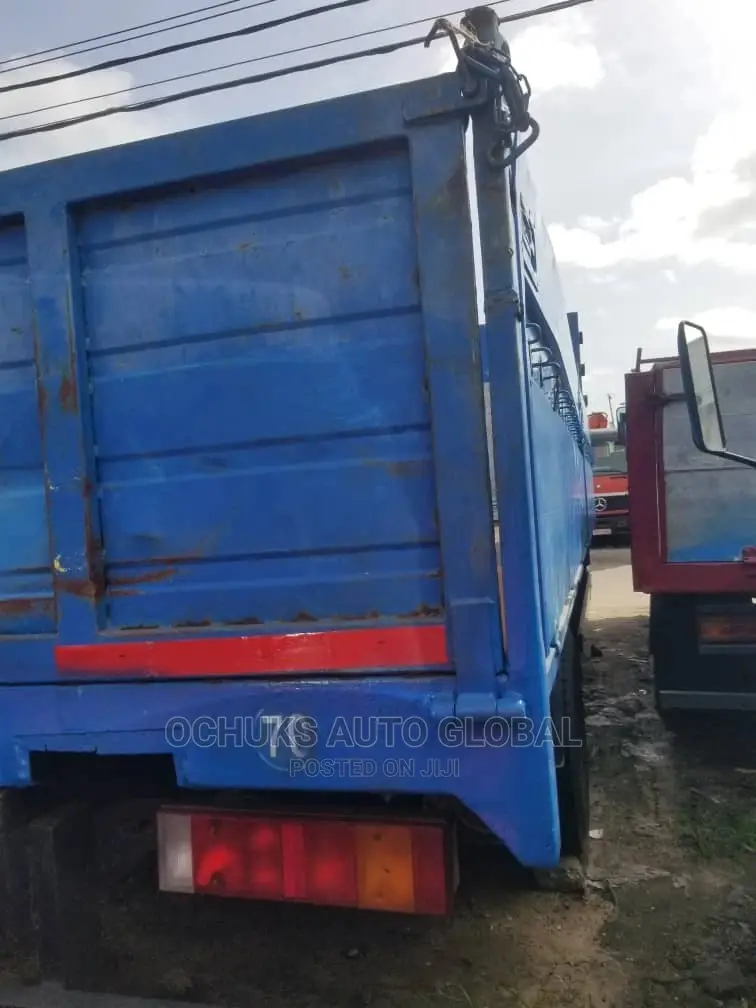 M/Benz Truck High Bucket 1317 Model Pick Up Van