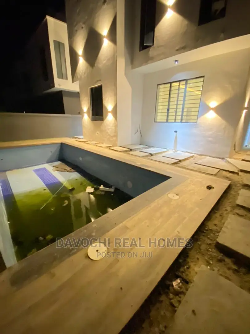 5bdrm Duplex in Osapa London, Lekki for Sale