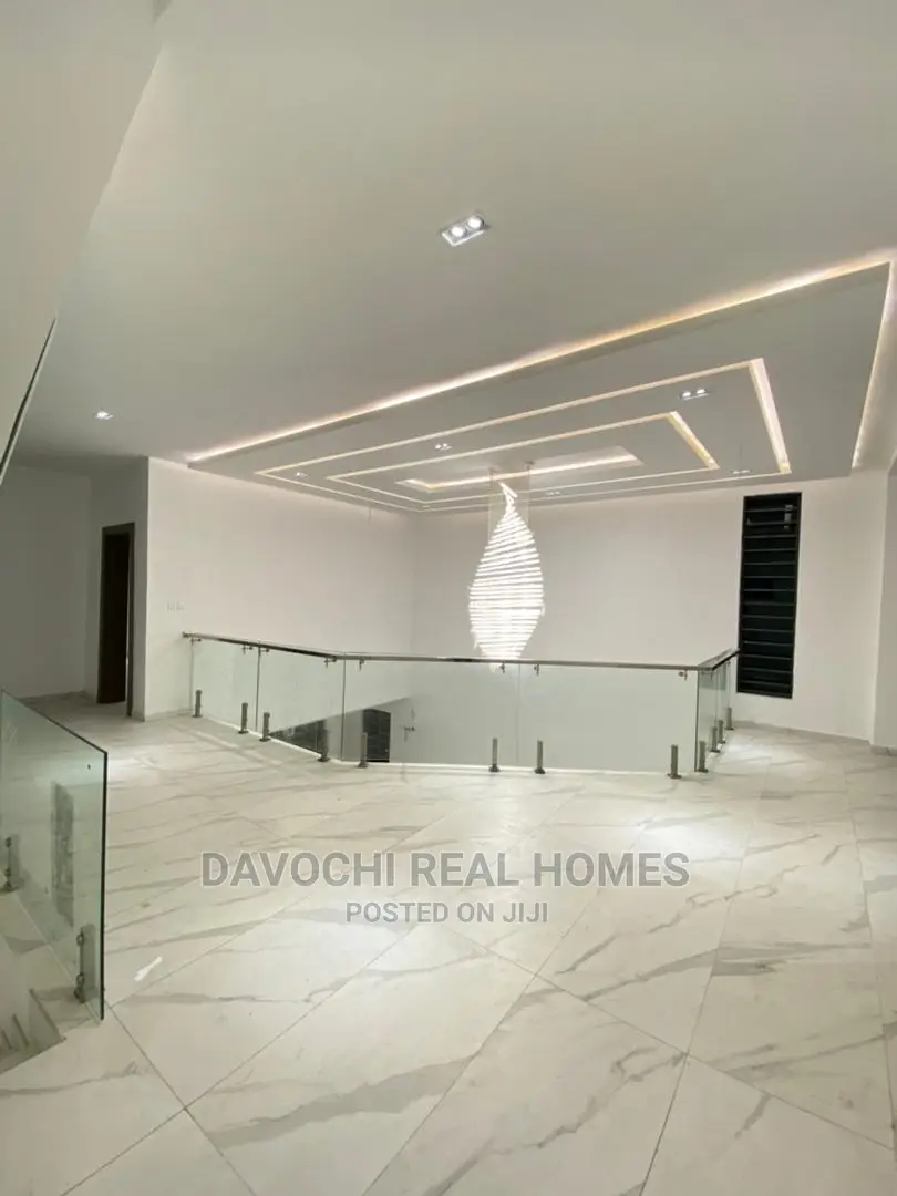 5bdrm Duplex in Osapa London, Lekki for Sale