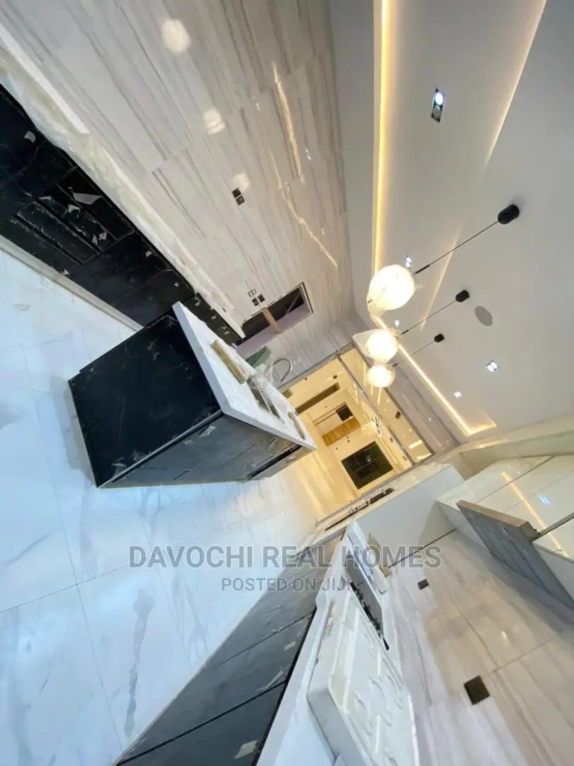 5bdrm Duplex in Osapa London, Lekki for Sale