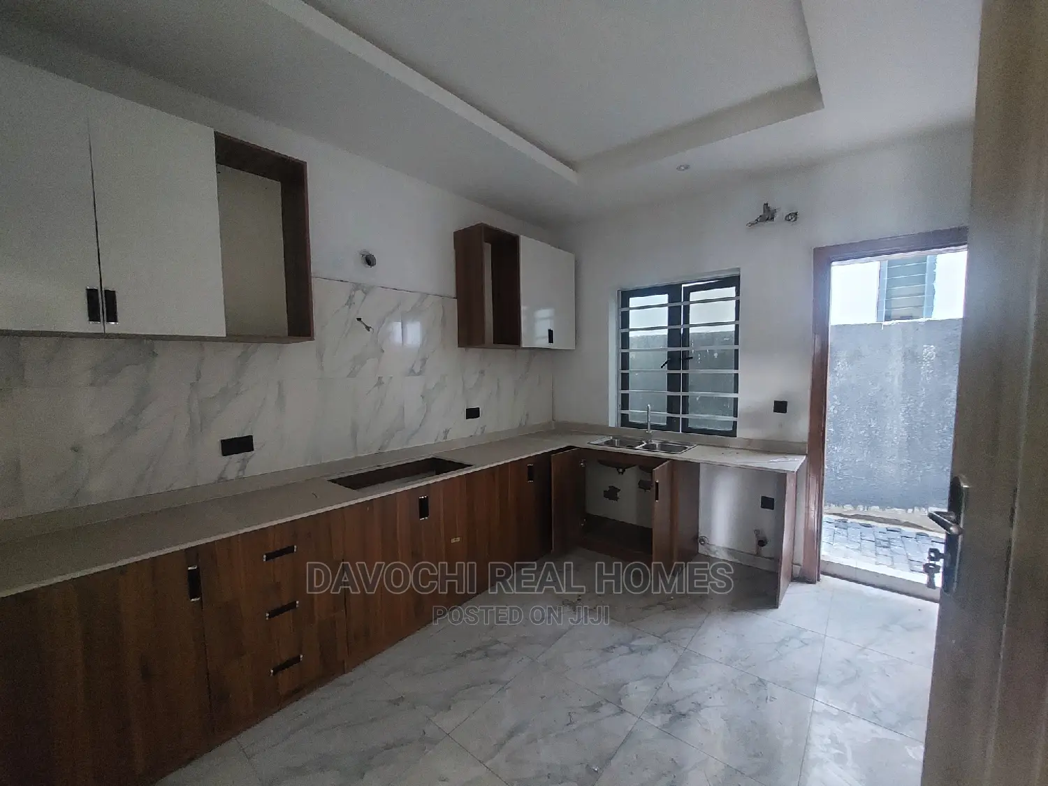 4bdrm Duplex in Immediately After, Lekki for rent