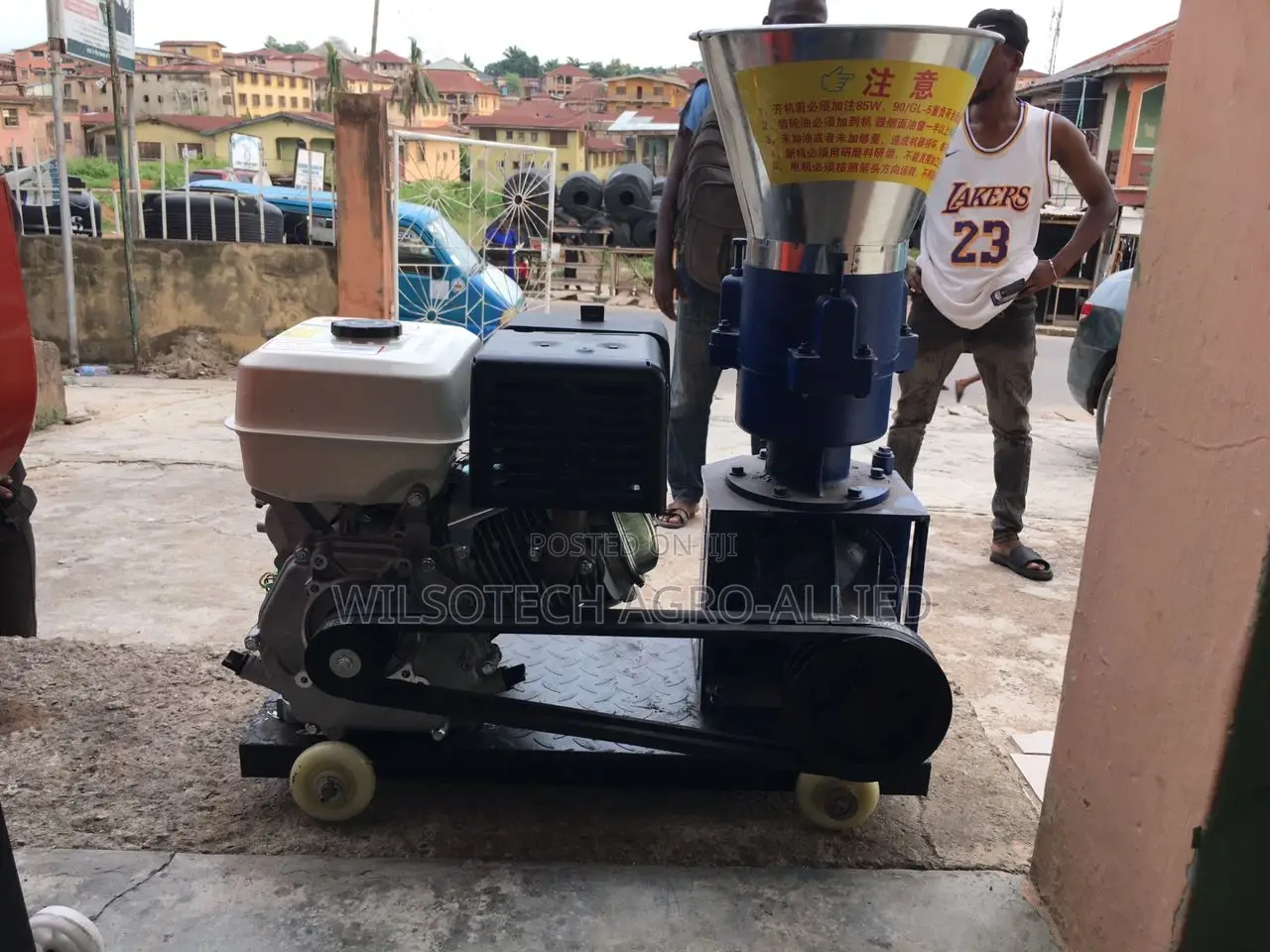 Bulk of 200kg/Hr Gasoline Pelletizers (13hp)All Livestocks.
