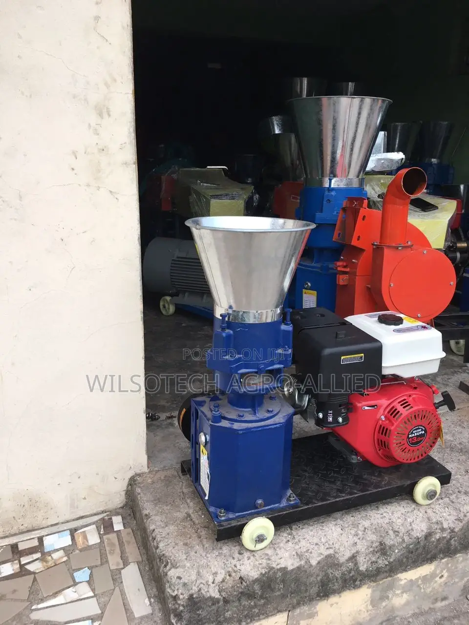 Bulk of 200kg/Hr Gasoline Pelletizers (13hp)All Livestocks.