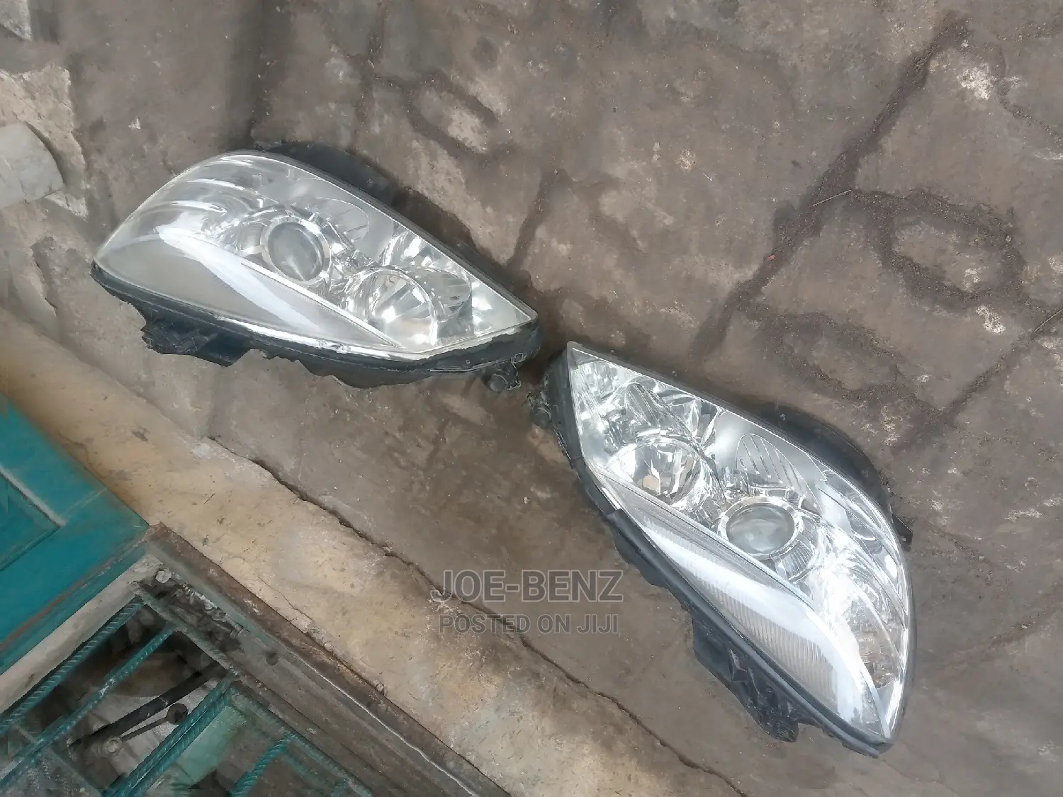 C300 2010 Set of Headlight