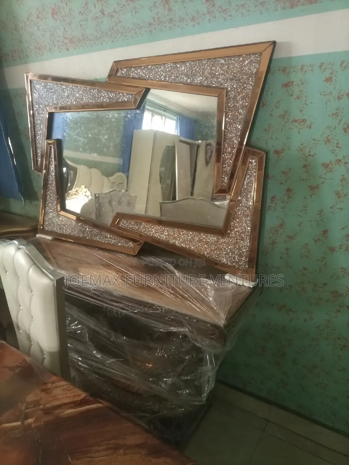 Executive Console Mirror With Table
