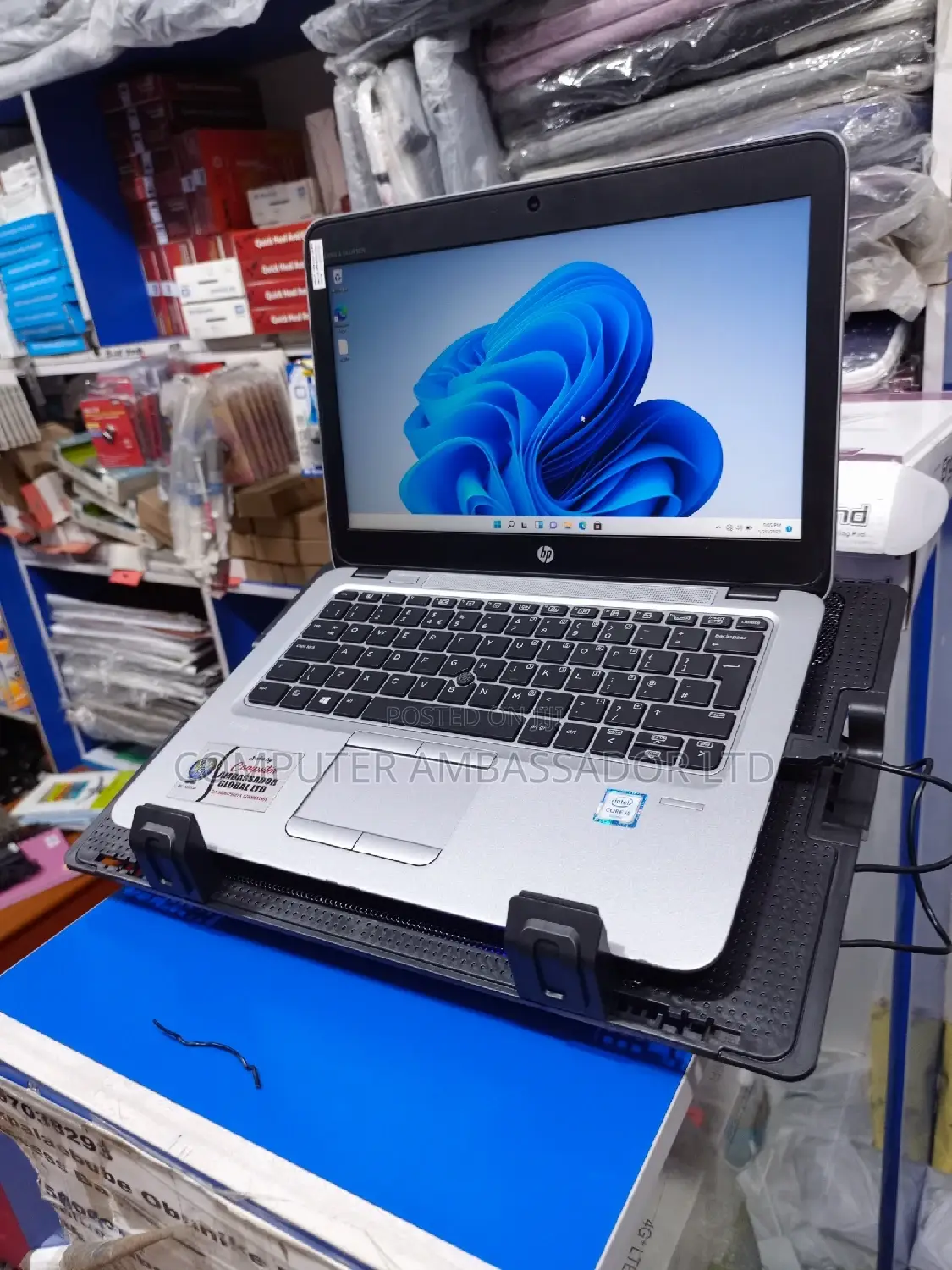 Gadgets Cooling Fan/ Stand