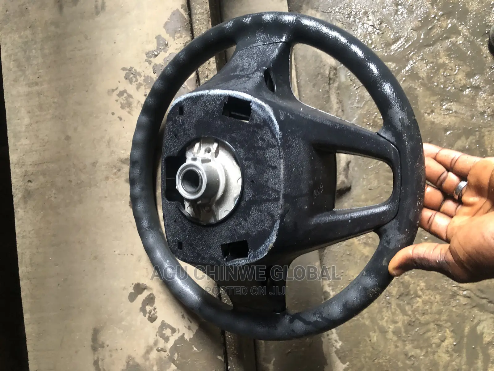 Hyundai Accent Steering Wheel and Airbag