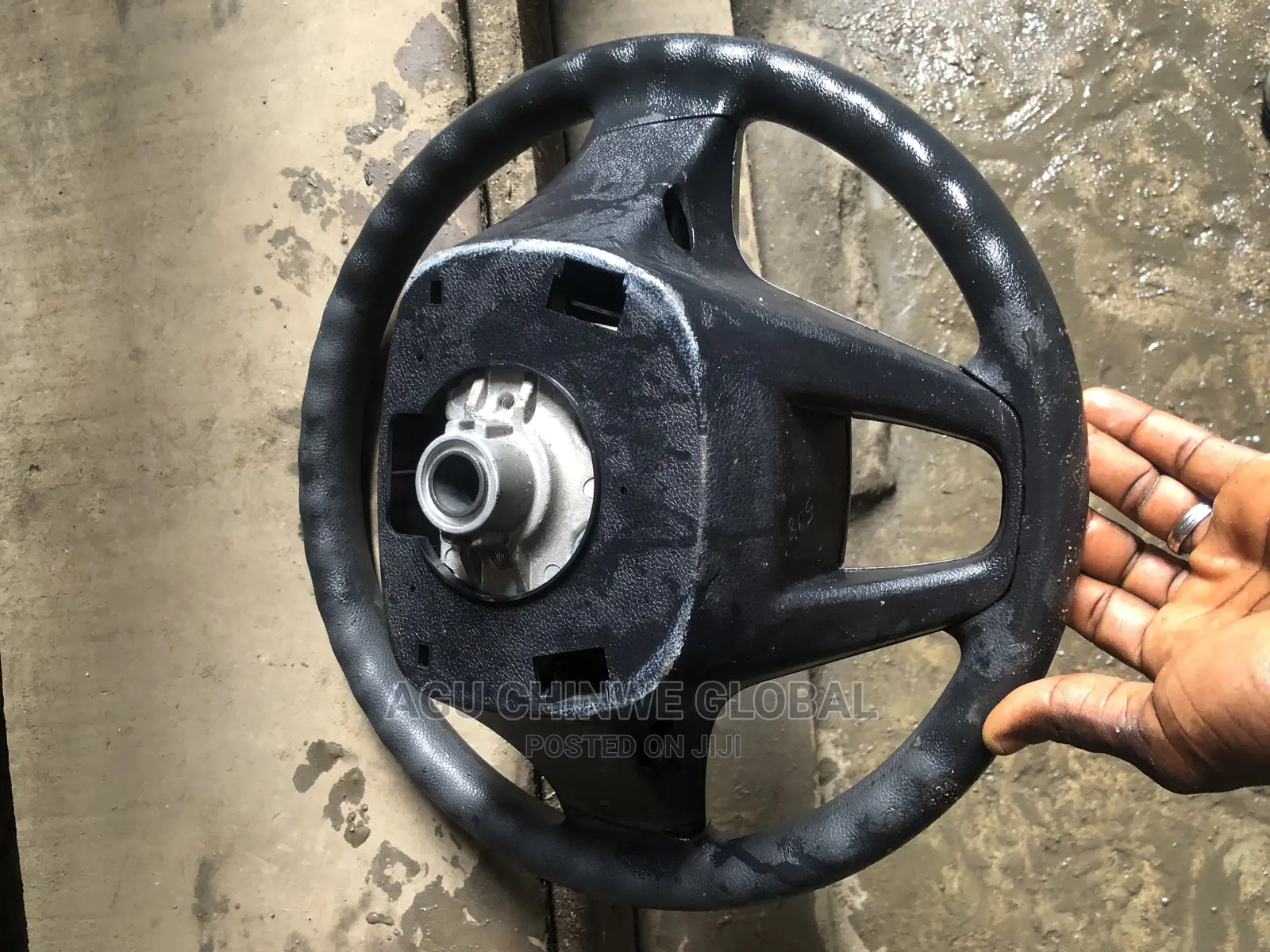 Hyundai Accent Steering Wheel and Airbag