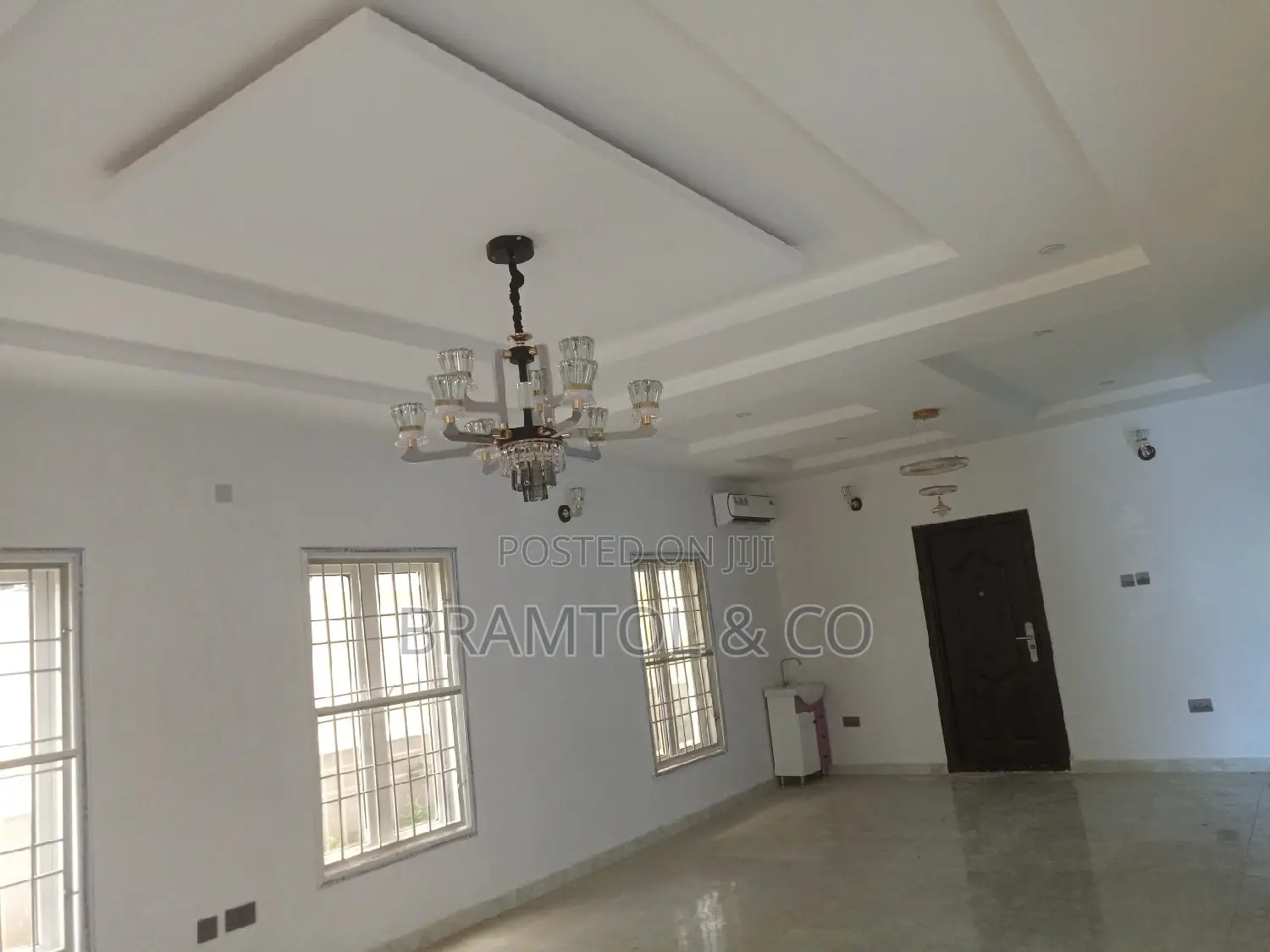 4bdrm Duplex in Idu Industrial for rent