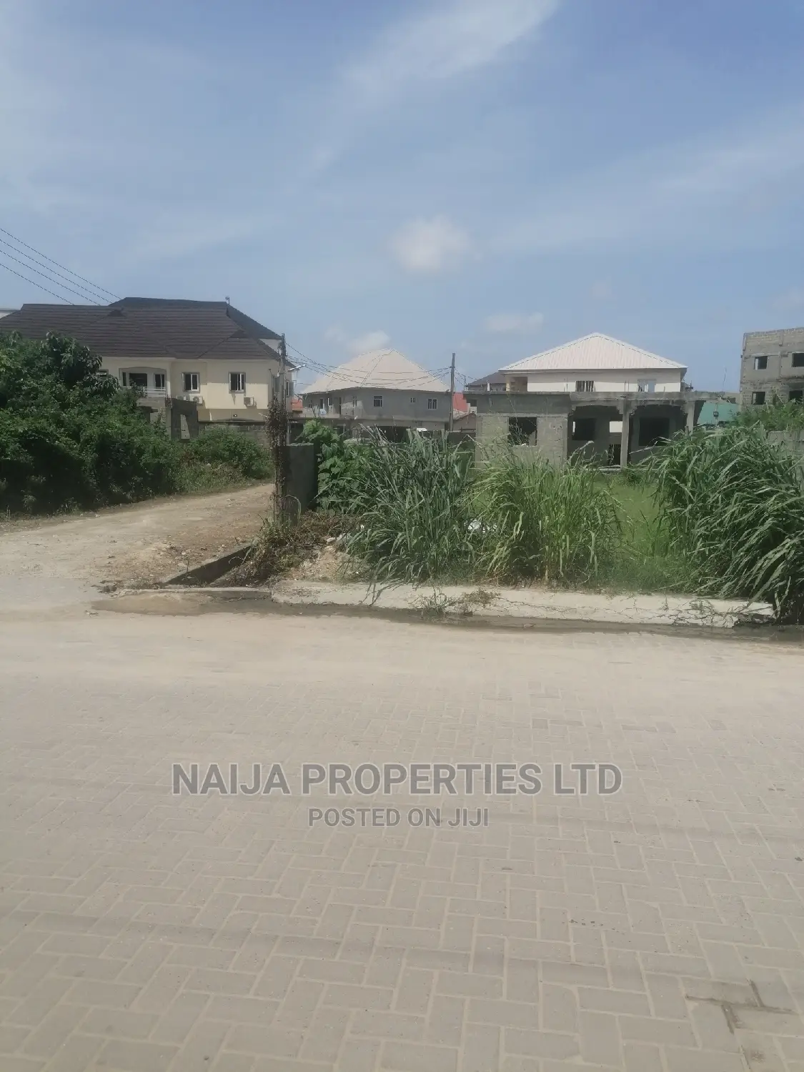 Land for Lease on Tarred Road to the Express Way at Sangotedo