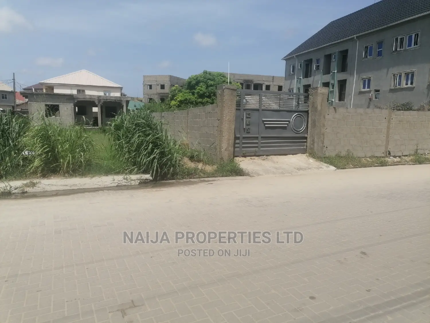 Land for Lease on Tarred Road to the Express Way at Sangotedo