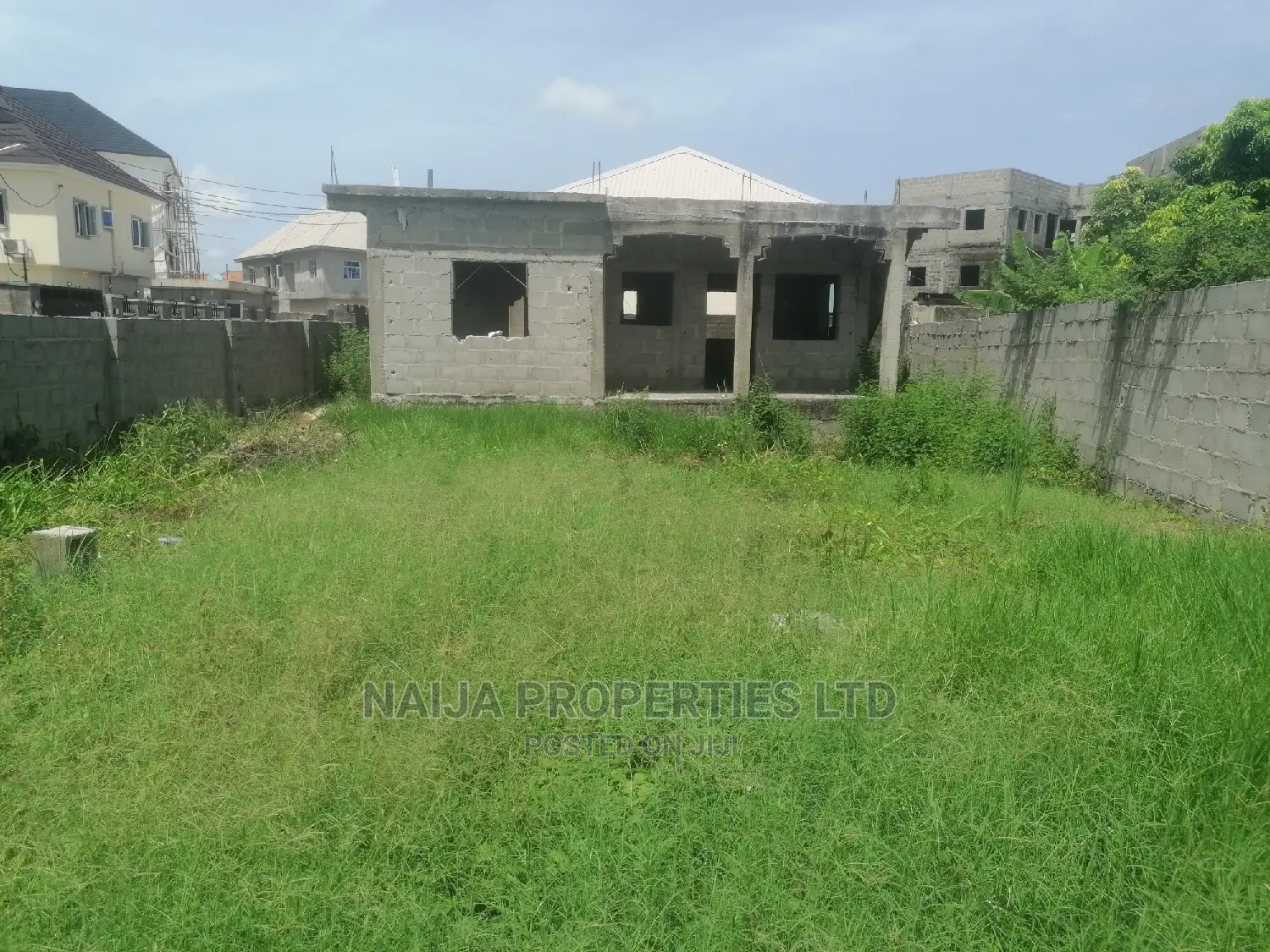 Land for Lease on Tarred Road to the Express Way at Sangotedo