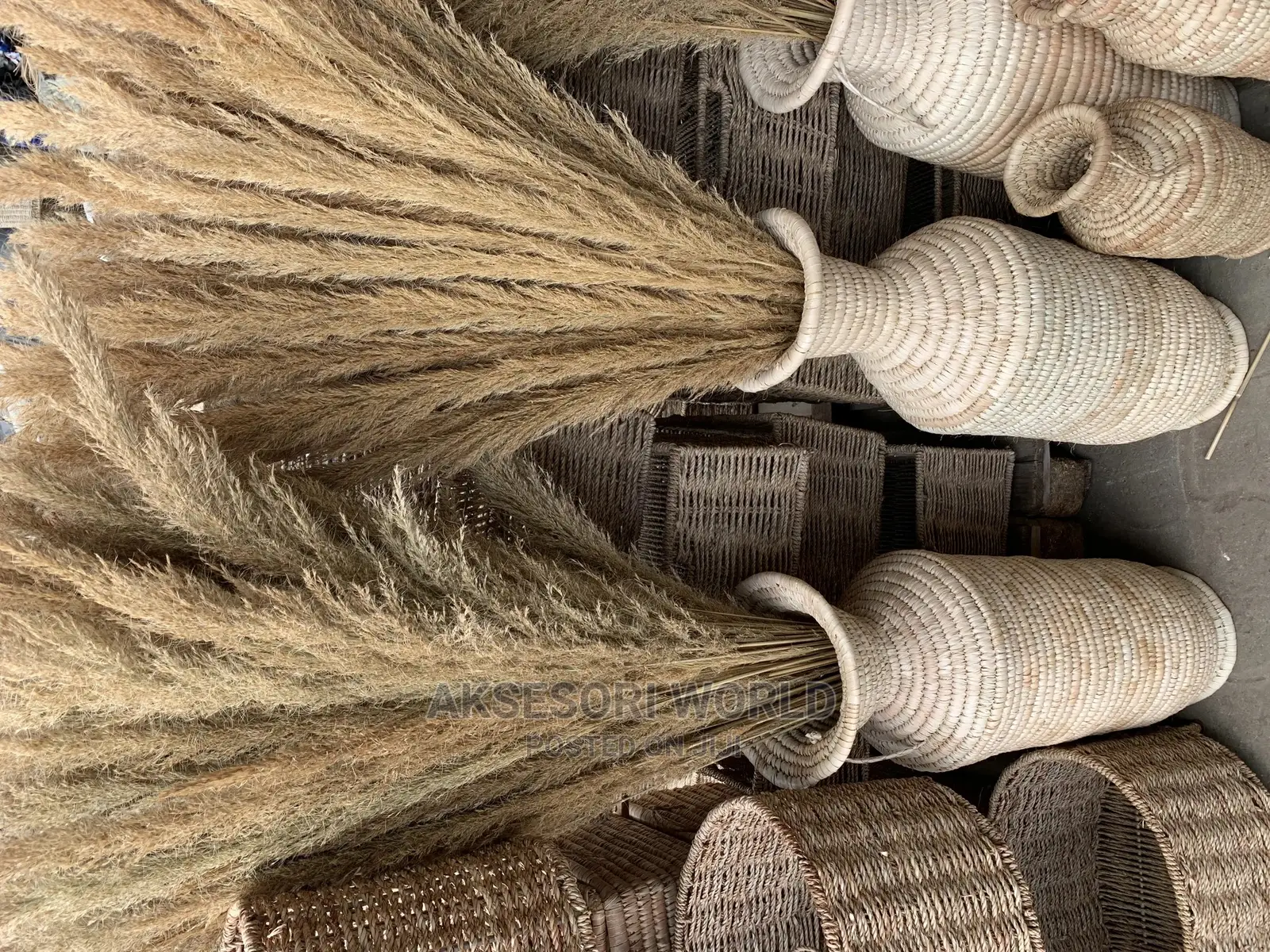 Rattan Flower Pot Vase With Pampas