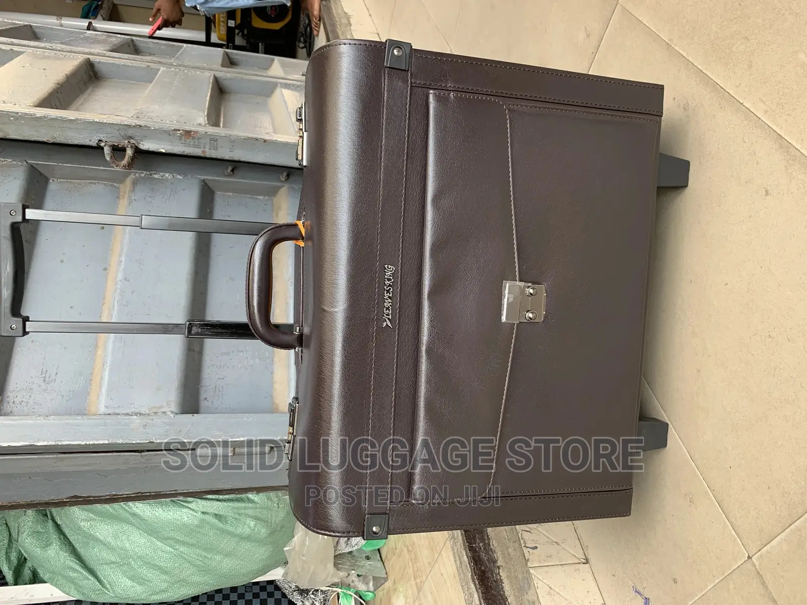 Leaves King Pilot Cases