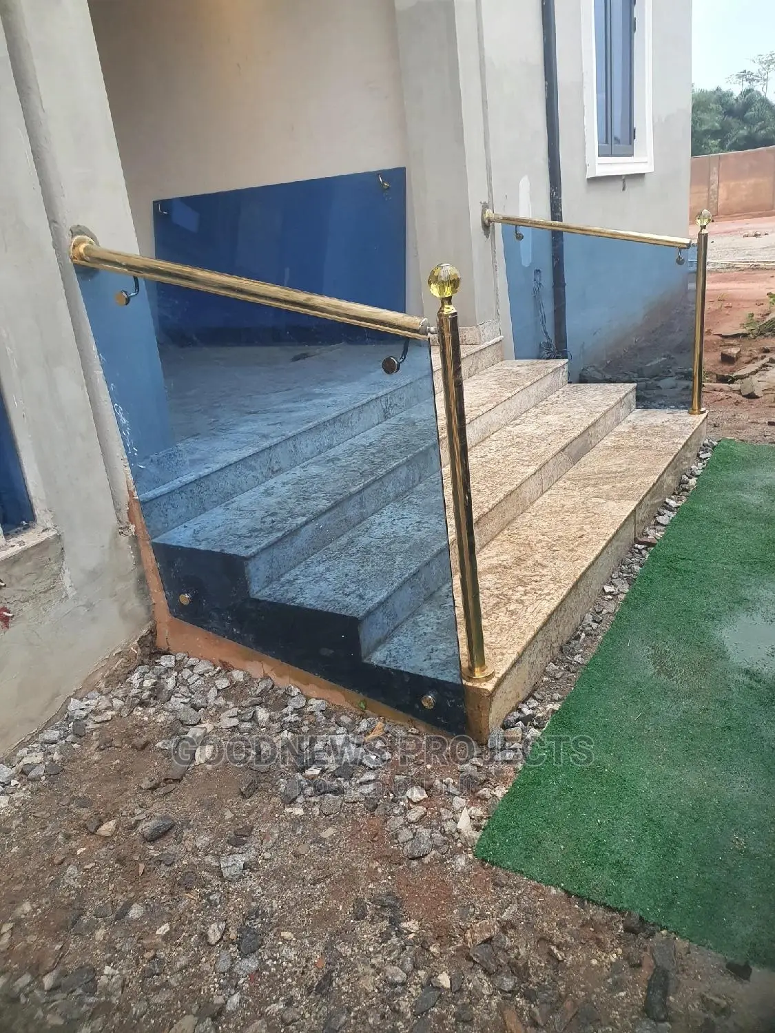 New Frameless Glass Handrails With Gold Accessories