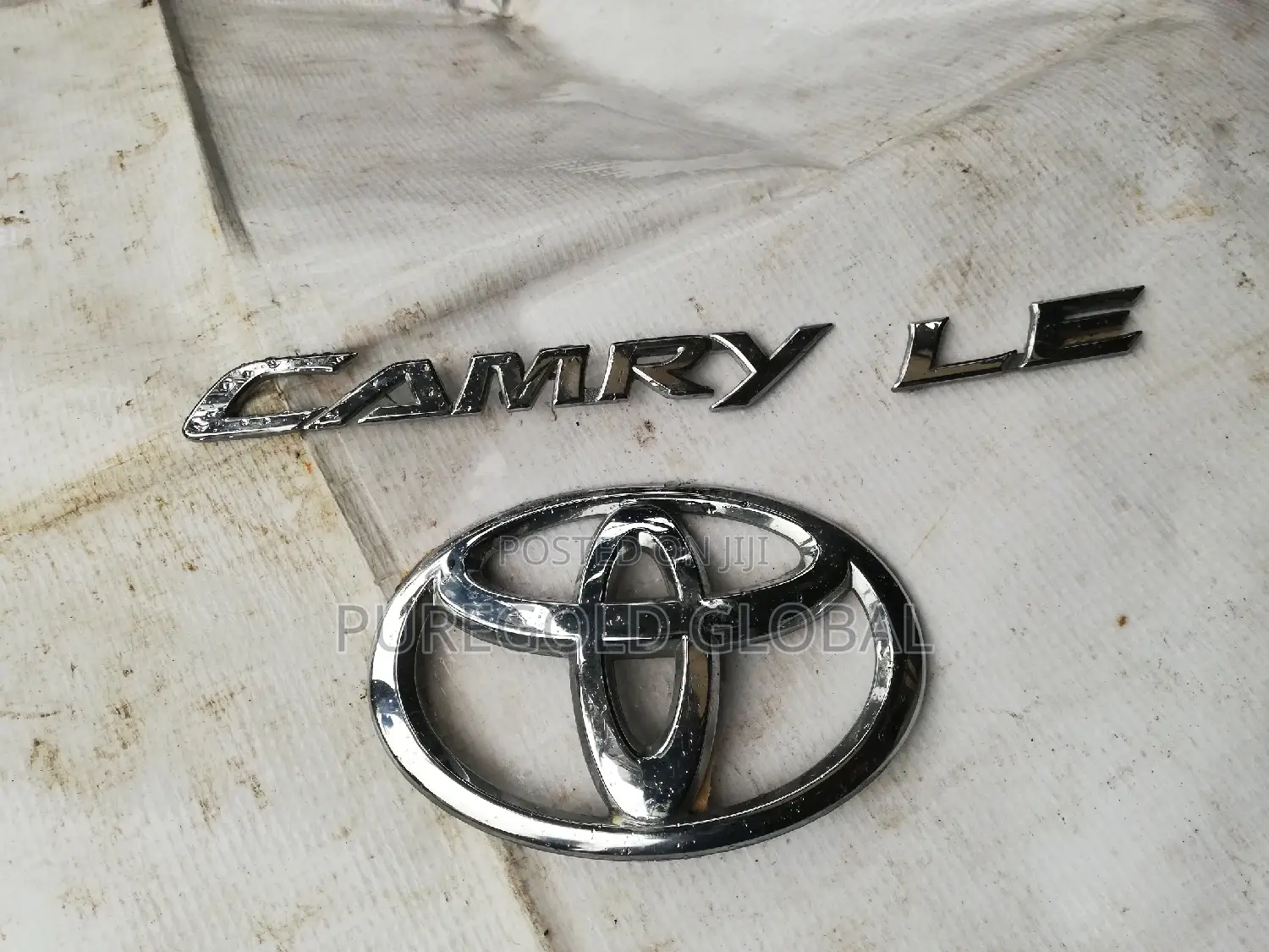 Camry Logo and Emblems