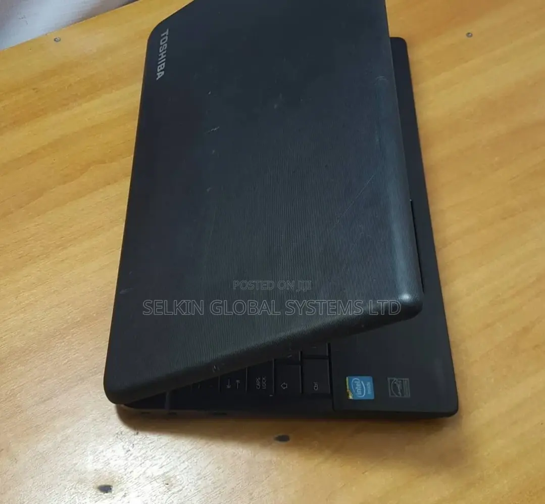 Laptop Toshiba Satellite C55 4GB Intel Core 2 Duo HDD 500GB