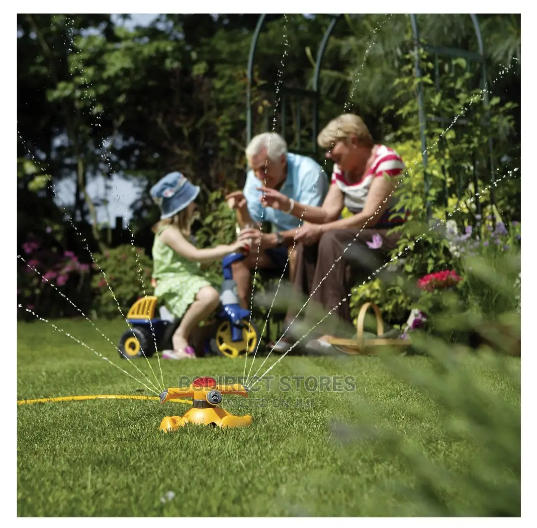 Hozelock Plus - 2520 Round Area Garden Sprinkler - 254m2