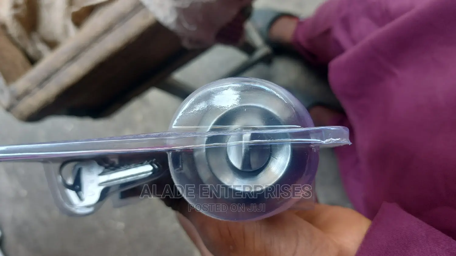 Complete Doorknob Lock Set