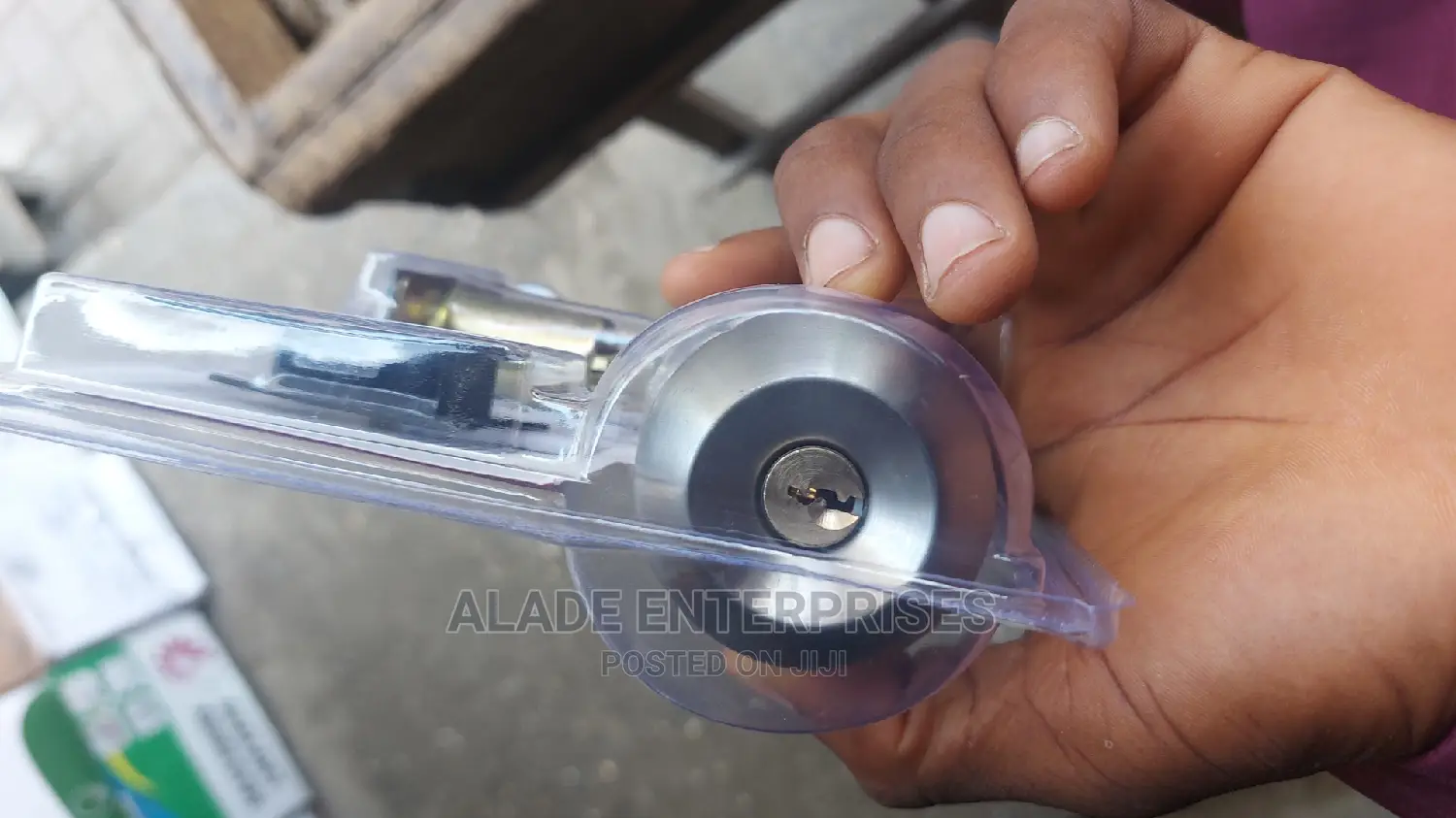 Complete Doorknob Lock Set