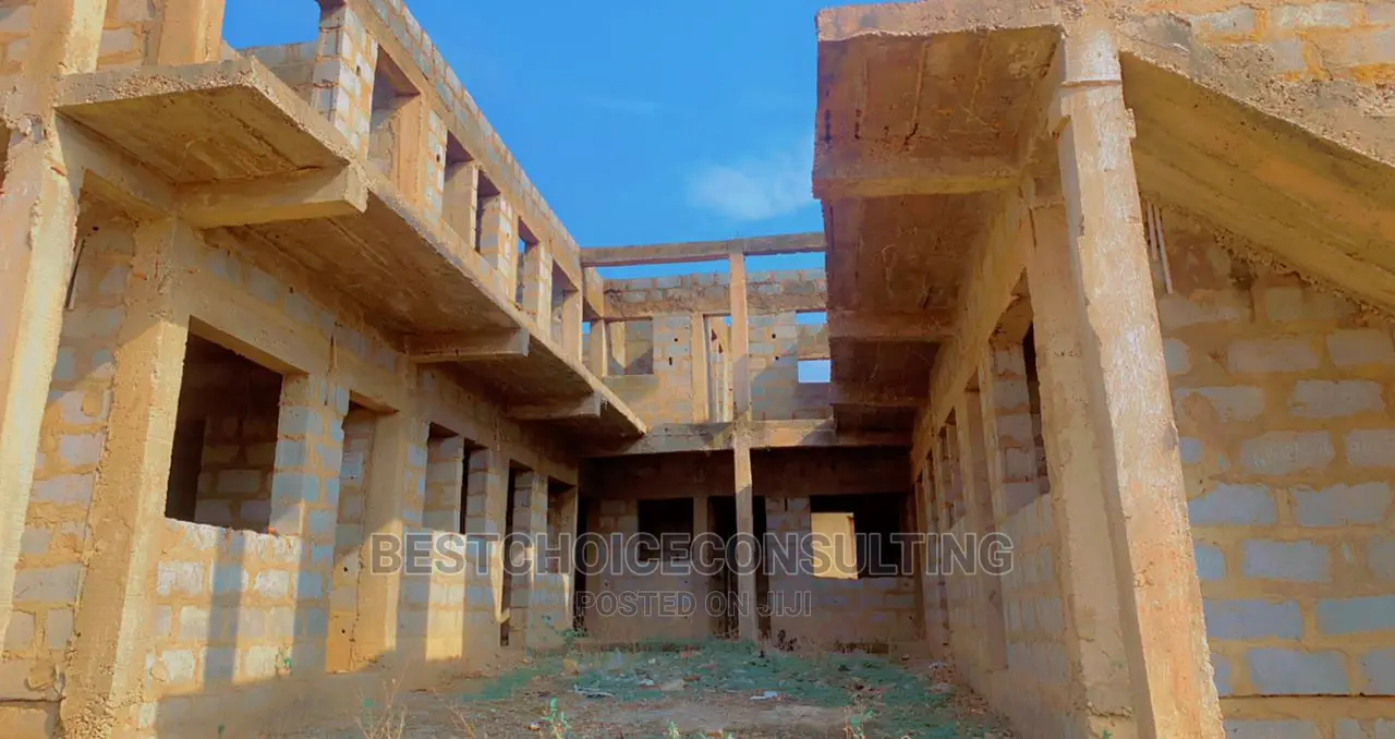 An Uncompleted Commercial Property ( a Plaza of Shops)Apete