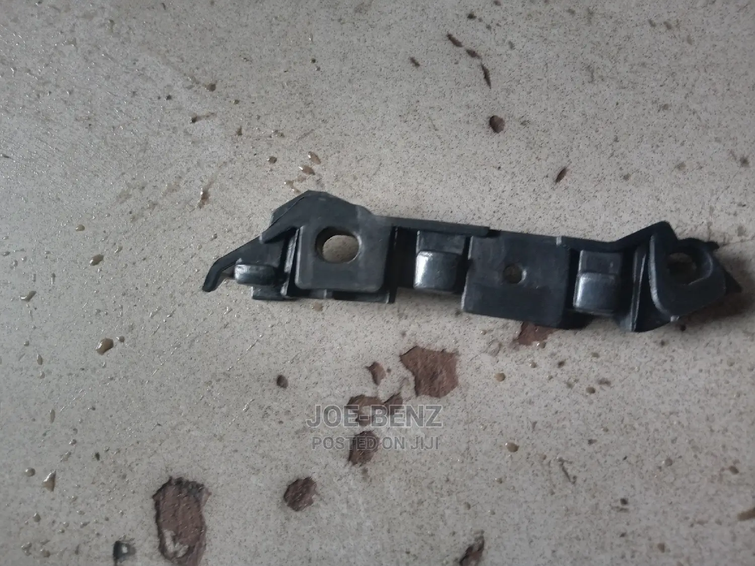 C300 2015 Front Bumper Clips