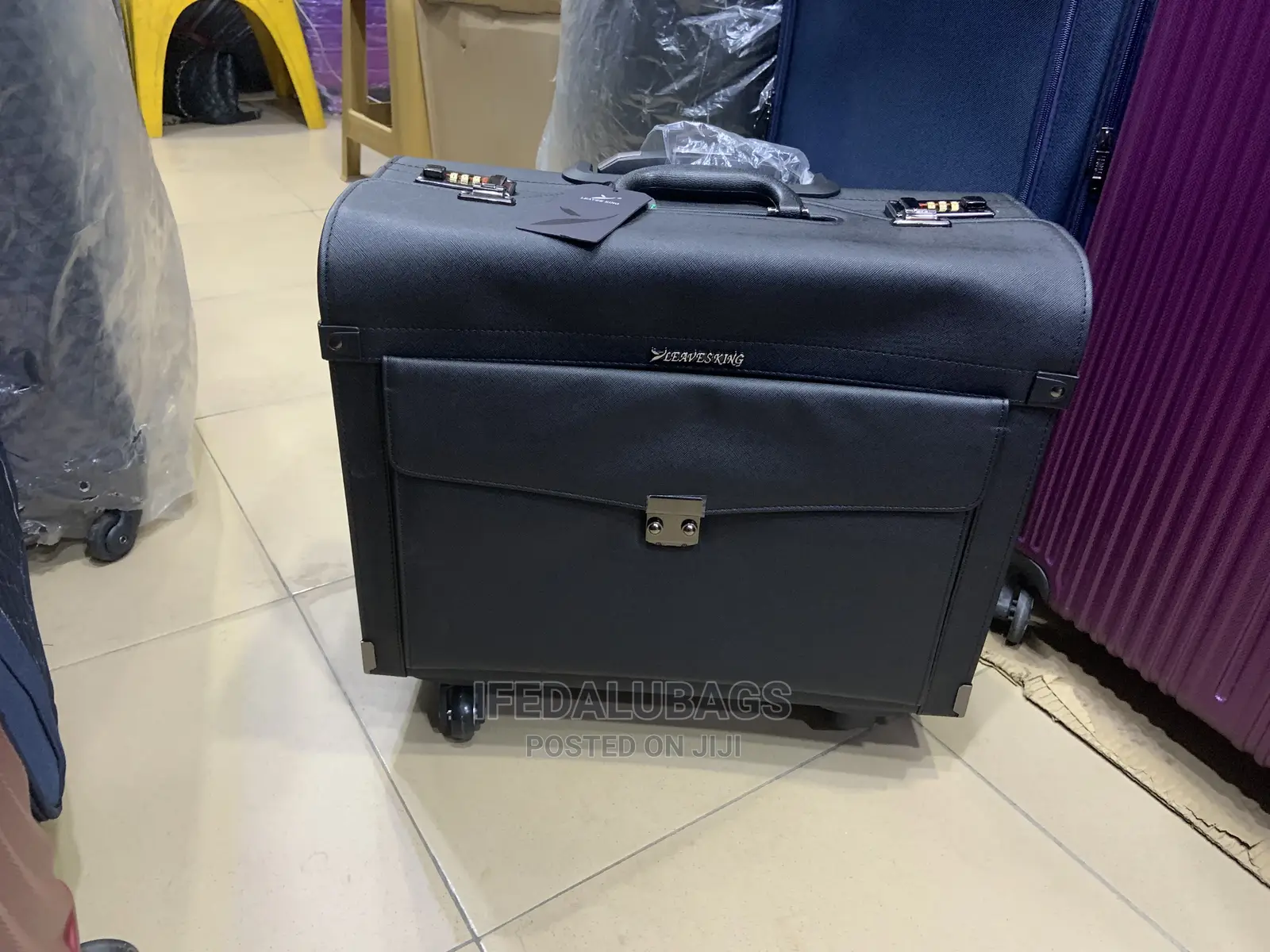 Quality Imported Leaves King Brief Case With Trolley Wheels