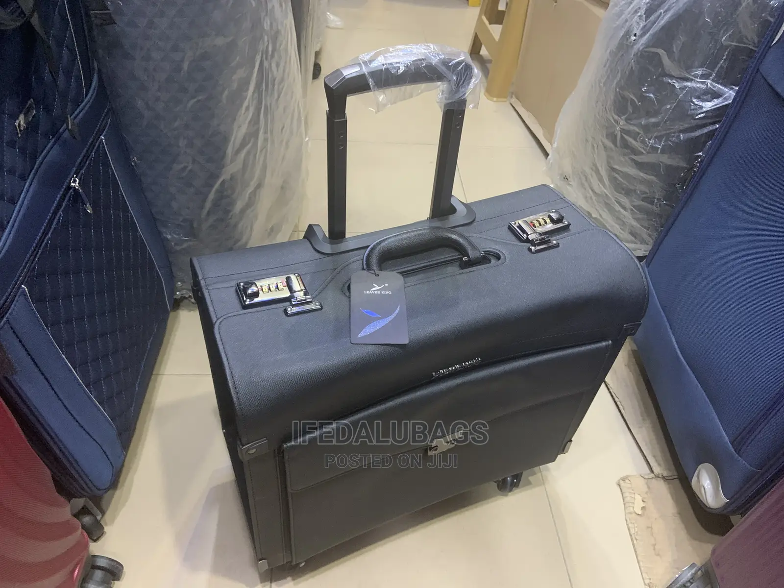 Quality Imported Leaves King Brief Case With Trolley Wheels