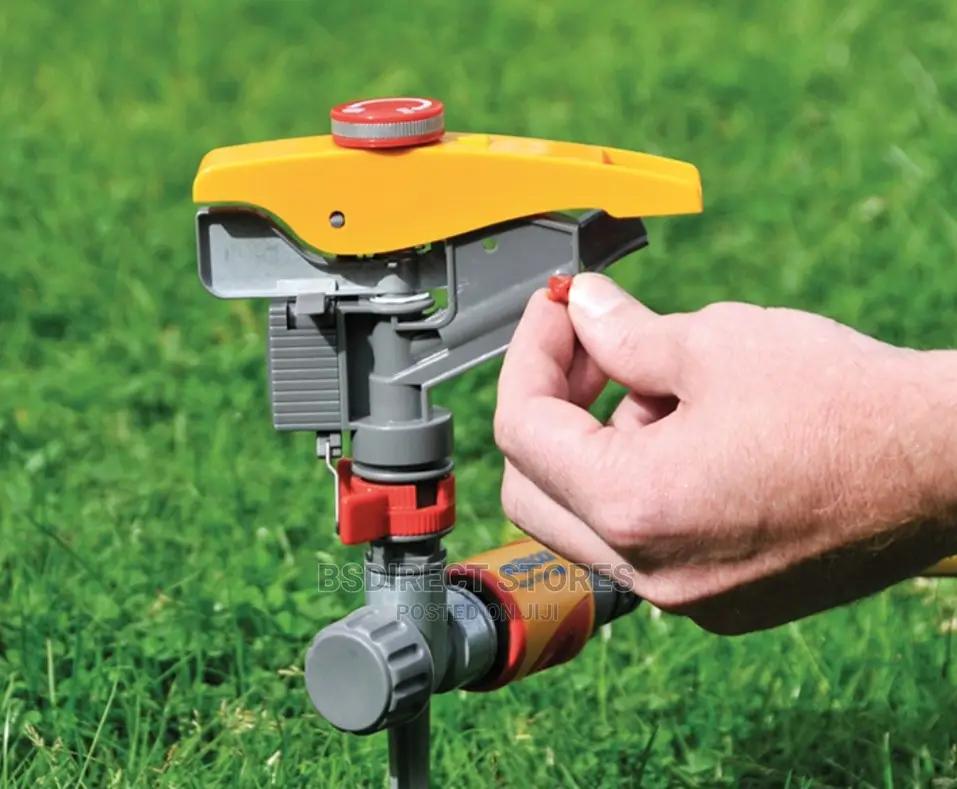 Hozelock Plus Pulsating Round Area Garden Sprinkler 450m2