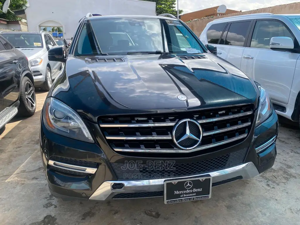 ML 350 2013 Front Bumper Cover