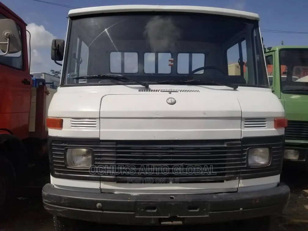 M/Benz 608 Pick Up Van