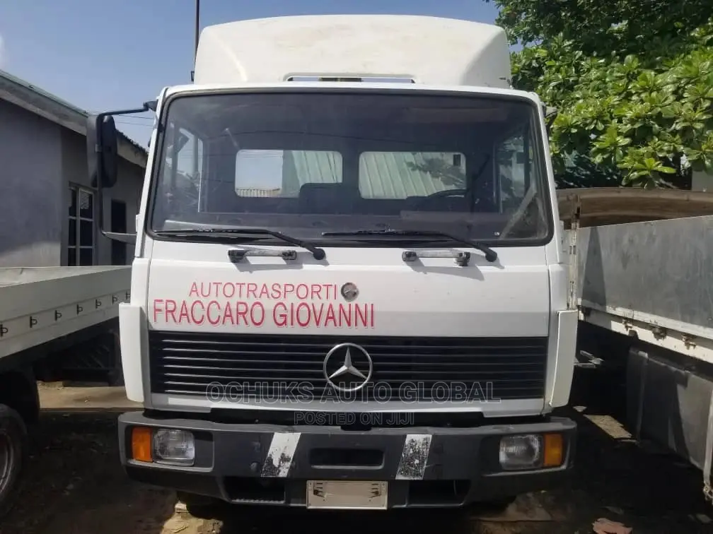 M/Benz Truck Pick Up Van 814
