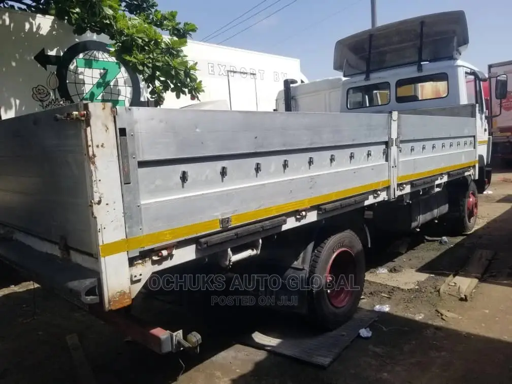M/Benz Truck Pick Up Van 814