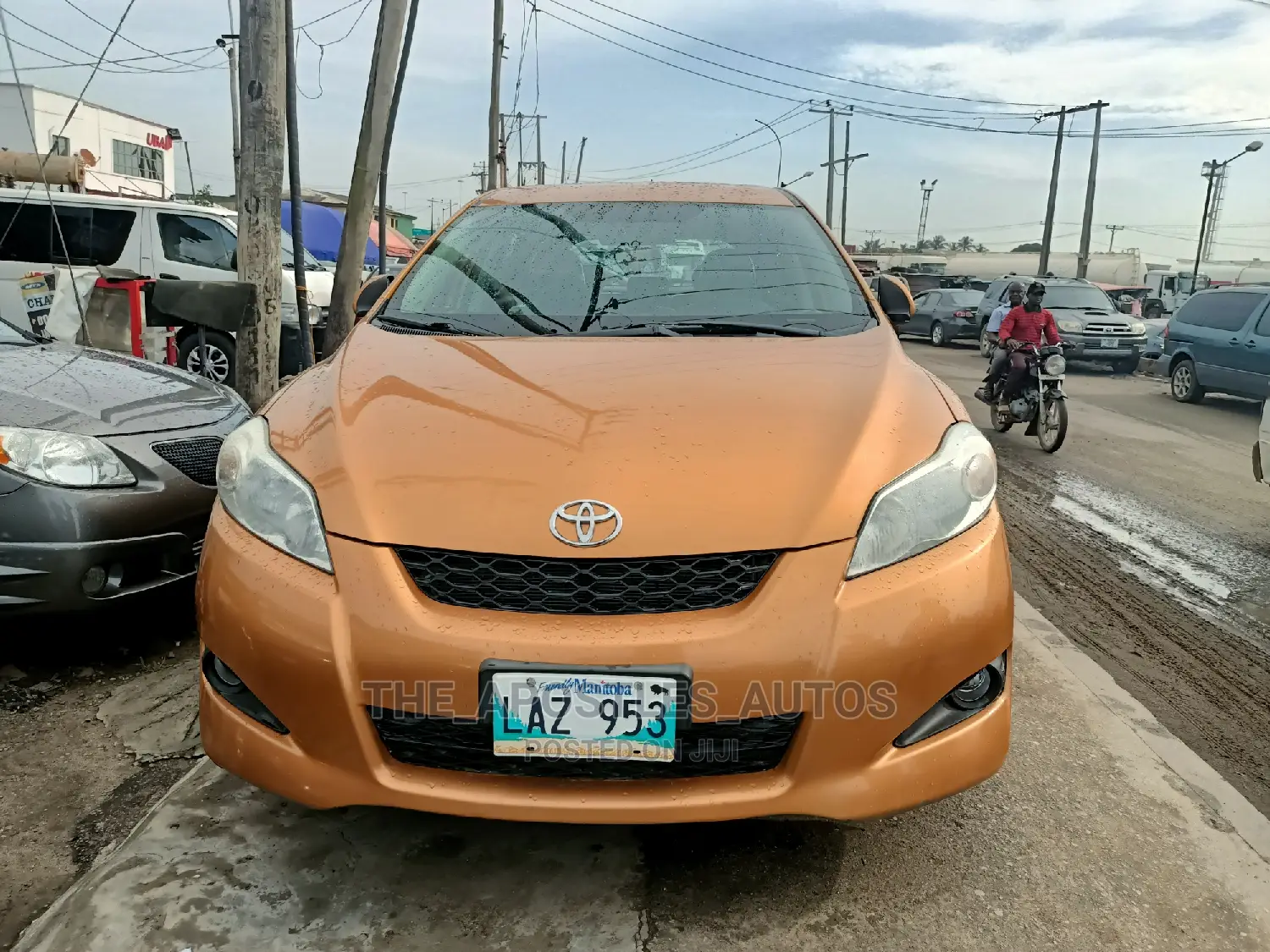 Toyota Matrix 2010 Orange